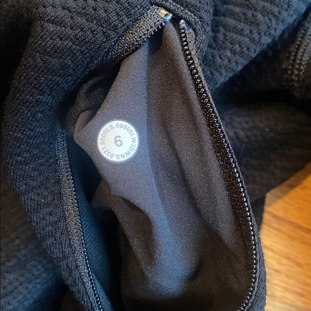 🏝️FLASH SALE - TODAY ONLY 
Lululemon End State Full Zip Black Size 6 - Picture 3 of 9